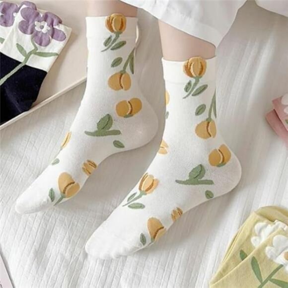 4/5 pairs Women Cute Floral Patterned Casual Cotton Crew Socks Novelty Colorful - Picture 2 of 8